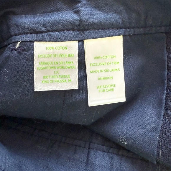 Lilly Pulitzer Navy Scalloped Women Shorts
-
Buttercup Stretch - Picture 4 of 4